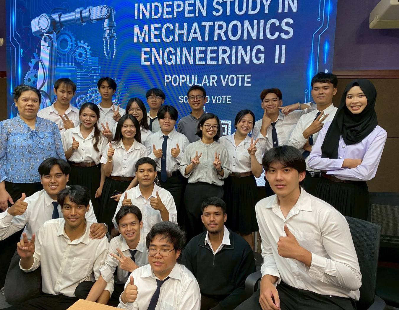 การนำเสนอผลงานโครงงานของนักศึกษาชั้นปีที่ 4 ในรายวิชา INDEPENDENT STUDY IN MECHATRONICS ENGINEERING II