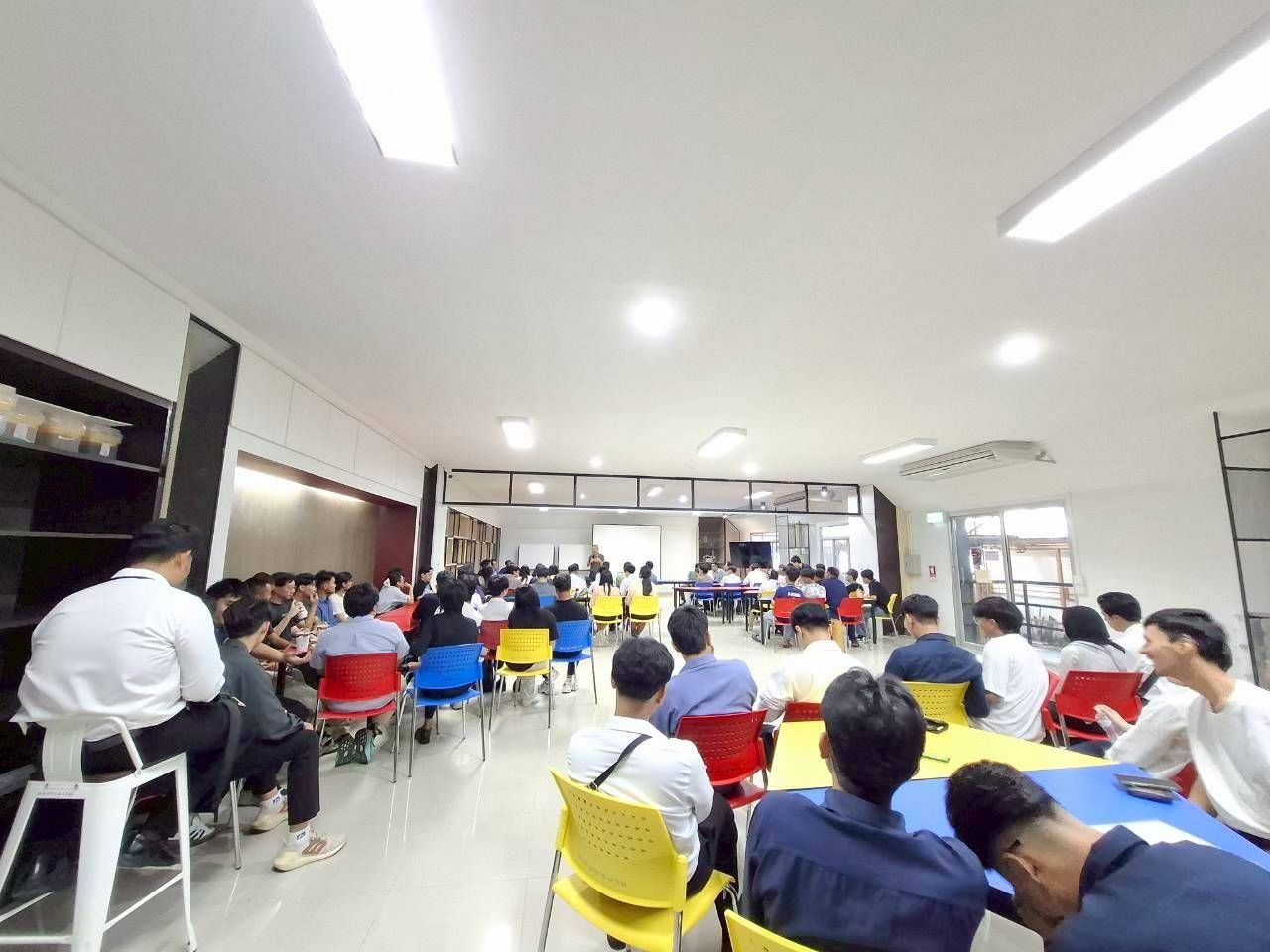 ยินดีบัณฑิต ปกศ2567 รูป2